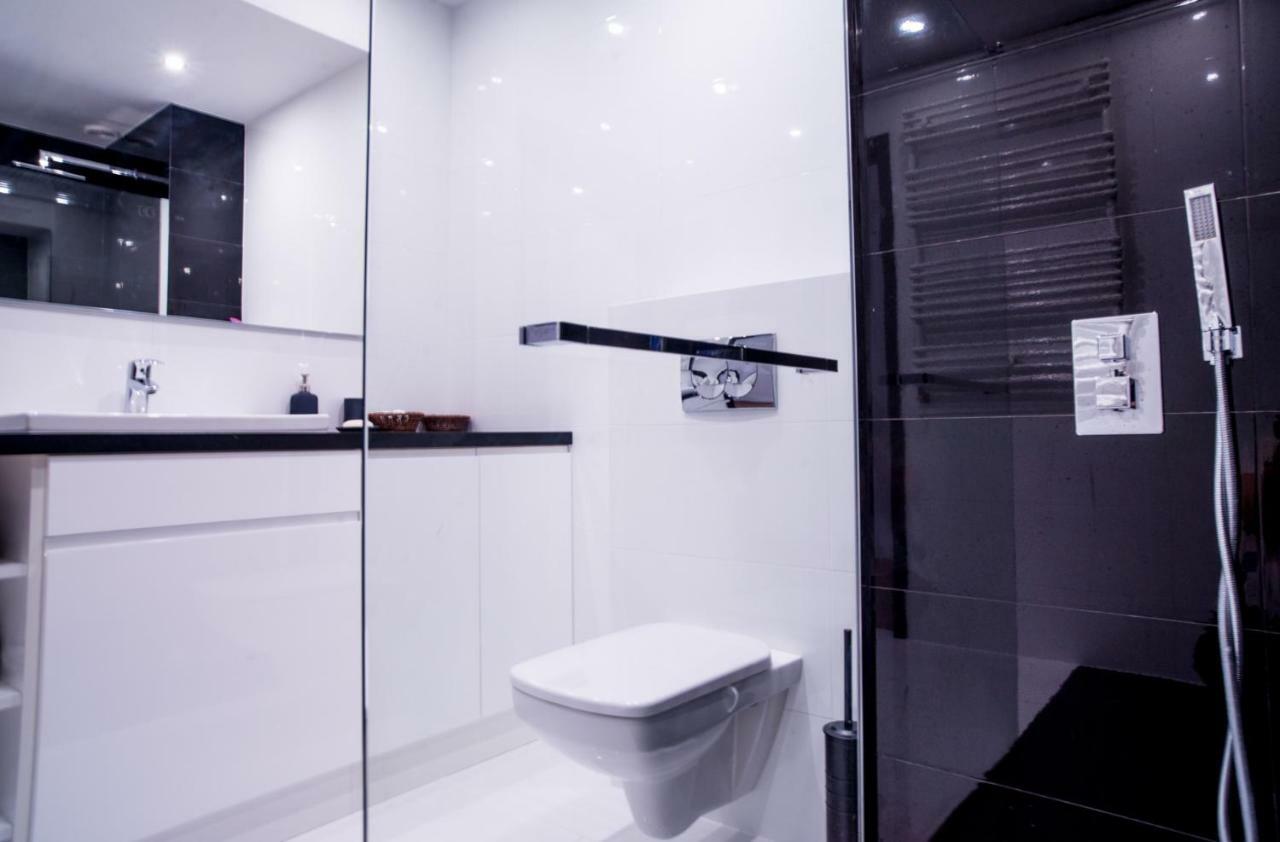 Apartment In The City Center Breslavia Esterno foto